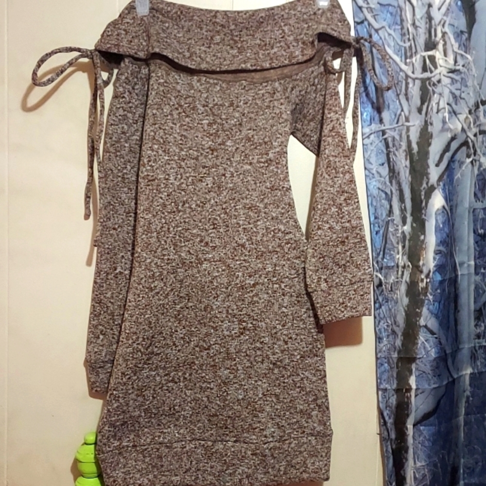 Off shoulder long sleeve dress